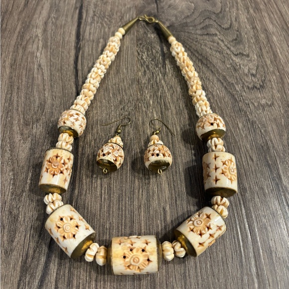 Vintage Bovine Bone Intricately Carved Chunky Beaded Necklace & Earrings - Picture 4 of 6